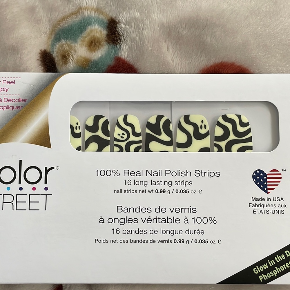 Color Street - Feeling Fab-boo-lous GLOW IN THE DARK!